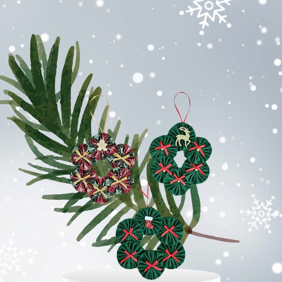 Christmas Ornament Wreaths Set of 3.  Fabric Yo Yo Wreaths Hand Sewn - Picture 6 of 14